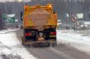 EADT NEWSA gritter on the  snow covered A11 at Barton Mills.PICS MICHAEL HALLES 4 03 05